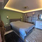 Boutique With Sea View In Crush House