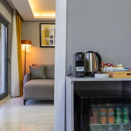 Boutique With Sea View In Crush House * 투룬치