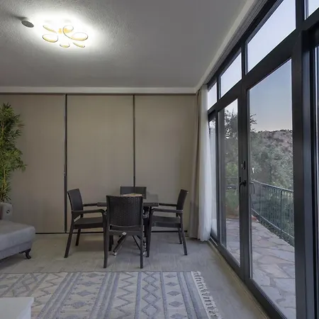 Boutique With Sea View In Crush House شقة