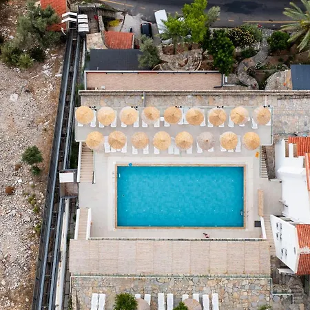 Boutique With Sea View In Crush House *