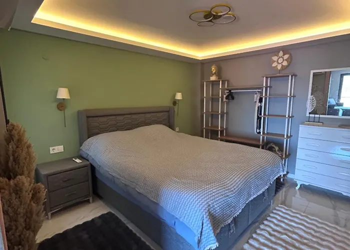 Boutique With Sea View In Crush House