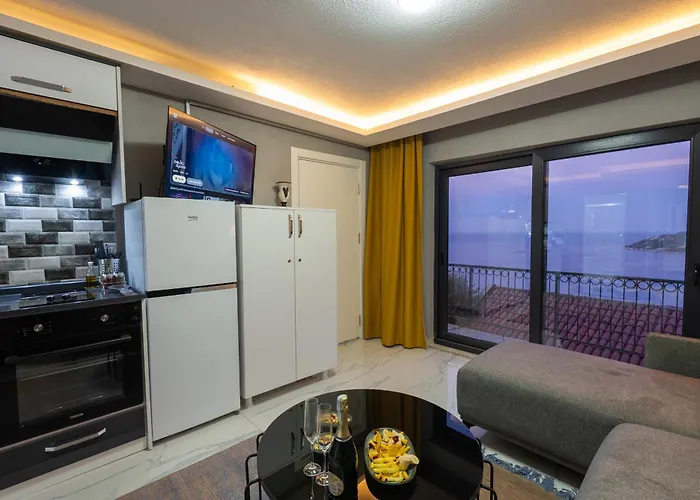 Boutique With Sea View In Crush House